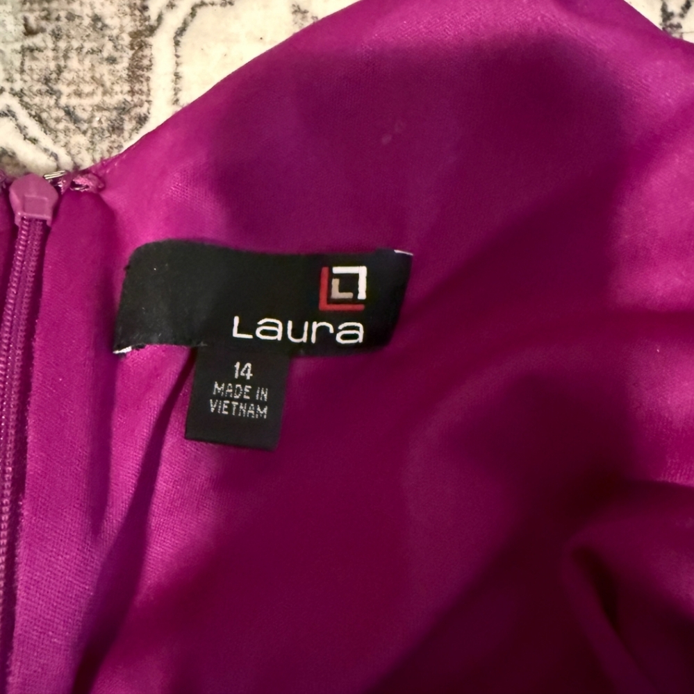 V-Neck Magenta Mini Dress - Picture 4 of 4